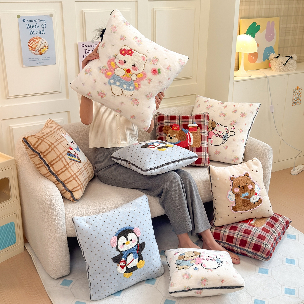 91家纺网 家纺一手货源 找家纺 铭宣家居 2025新款牛奶绒毛巾绣软萌抱枕被 组合