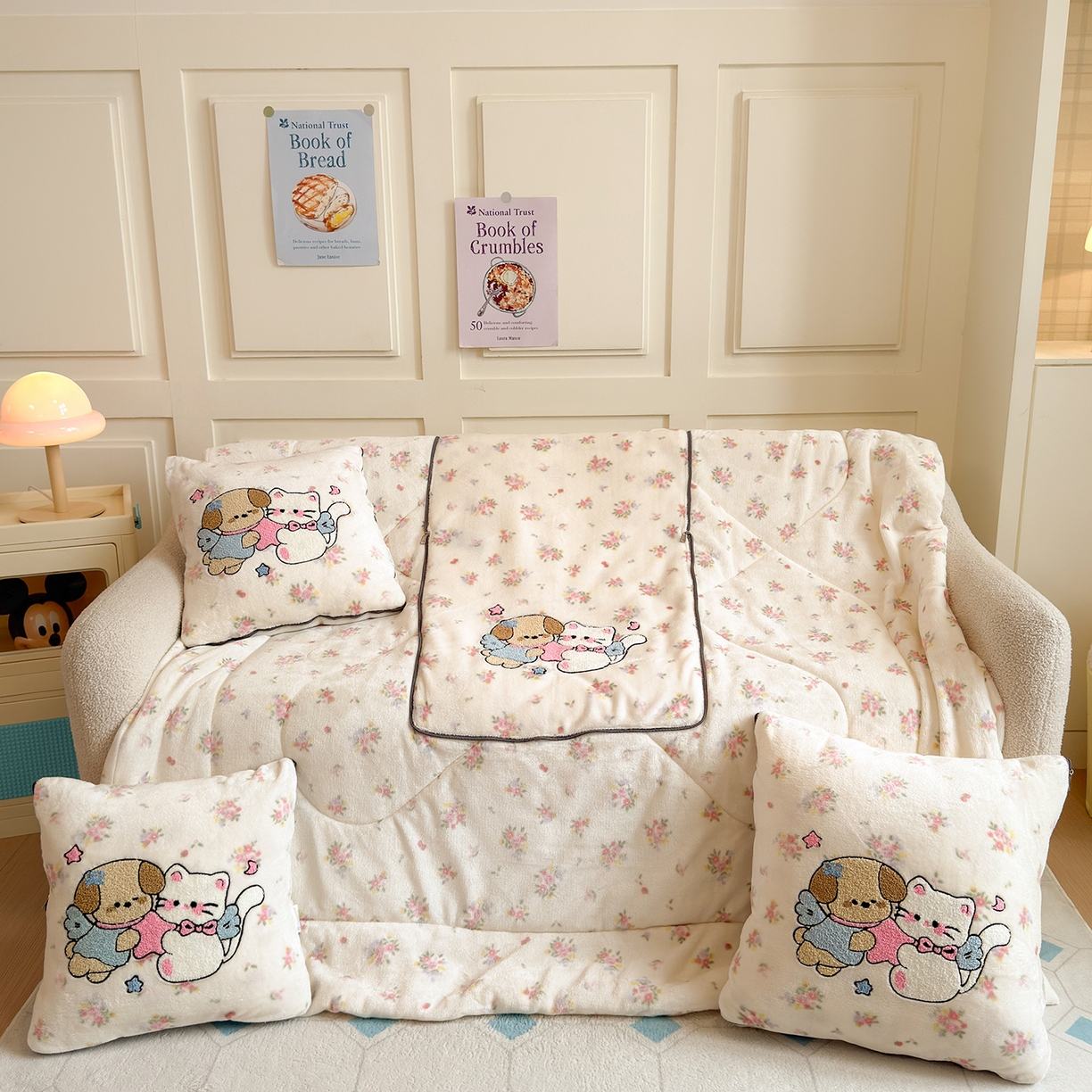 91家纺网 家纺一手货源 找家纺 铭宣家居 2025新款牛奶绒毛巾绣软萌抱枕被 梦境宝贝