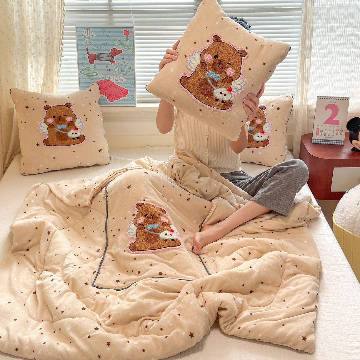 91家纺网 家纺一手货源 找家纺 铭宣家居 2025新款牛奶绒毛巾绣软萌抱枕被 星星皮卡