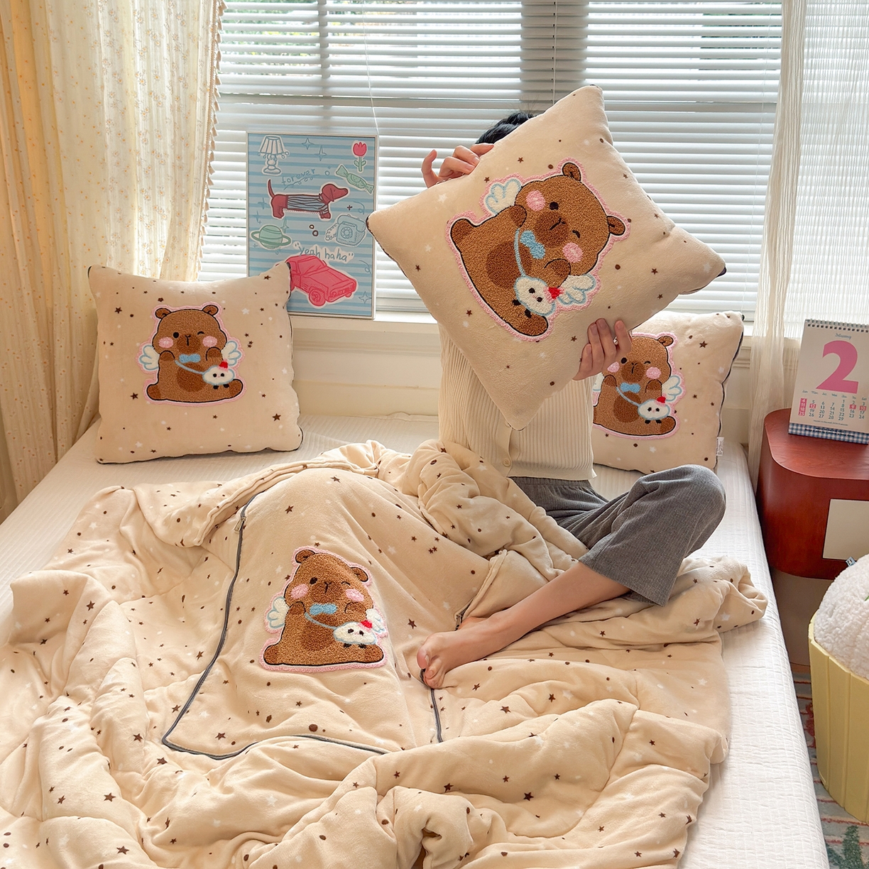 91家纺网 家纺一手货源 找家纺 铭宣家居 2025新款牛奶绒毛巾绣软萌抱枕被 星星皮卡