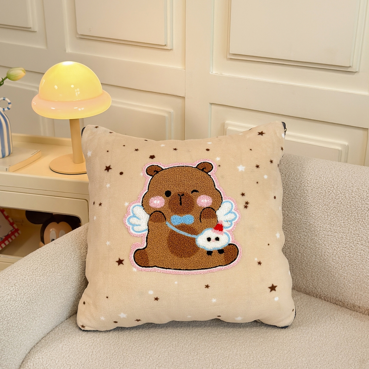 91家纺网 家纺一手货源 找家纺 铭宣家居 2025新款牛奶绒毛巾绣软萌抱枕被 星星皮卡