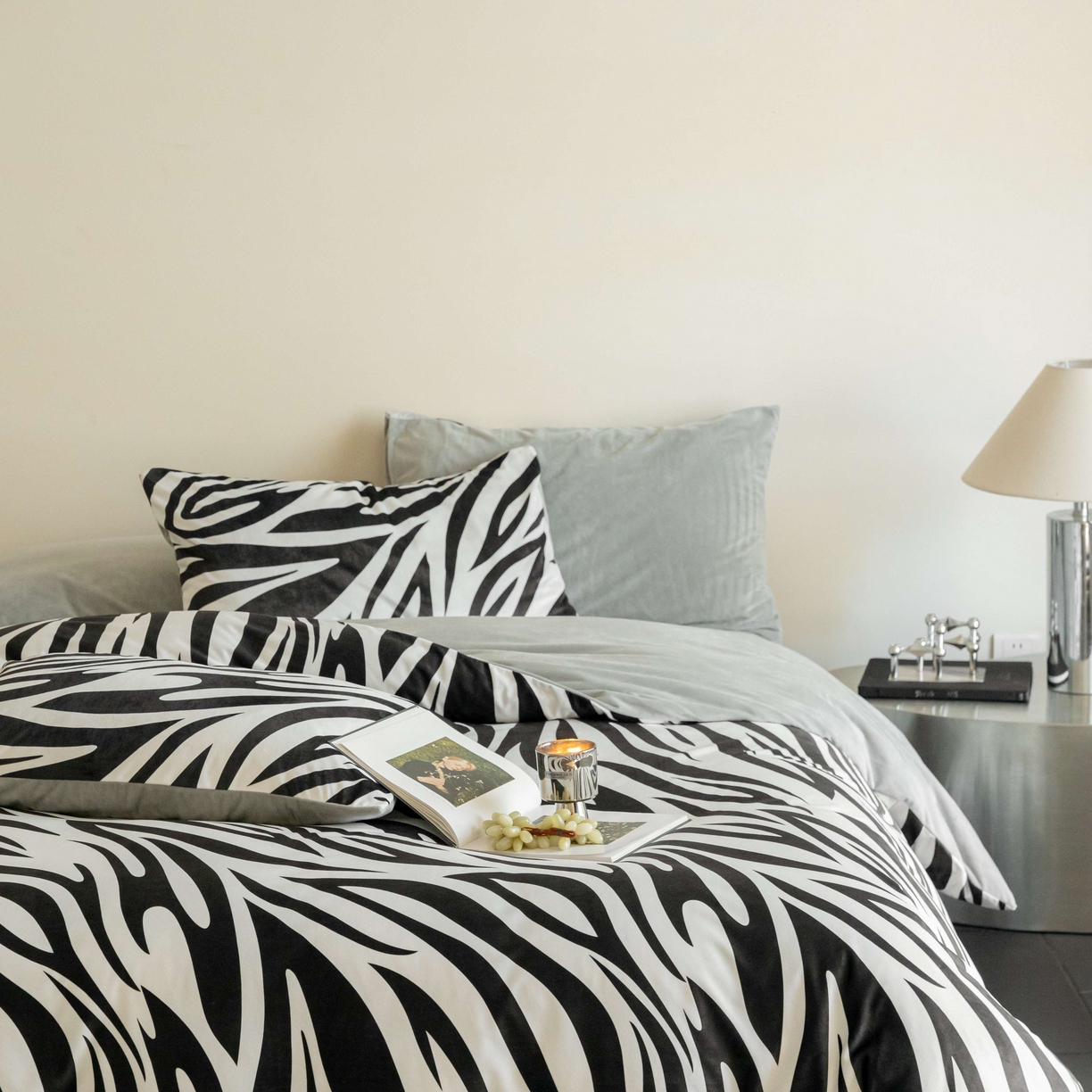 91家纺网 家纺一手货源 找家纺 ONE TWO ONE 121 2025新款轻奢新法式德芙绒宝宝绒婴儿绒短毛绒牛奶绒四件套床单被套-摩格【会员-10】 平台控价券后不得低于 258  278 摩格-灰