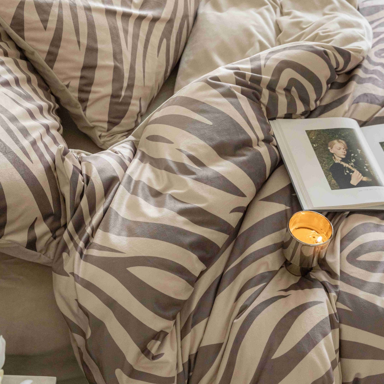 91家纺网 家纺一手货源 找家纺 ONE TWO ONE 121 2025新款轻奢新法式德芙绒宝宝绒婴儿绒短毛绒牛奶绒四件套床单被套-摩格【会员-10】 平台控价券后不得低于 258  278 摩格-咖