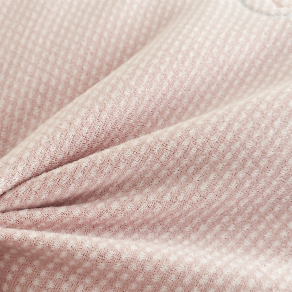 91家纺网 家纺一手货源 找家纺 麦肯锡  2025新款暖绒猫咪刺绣荞麦枕枕头枕芯 嫩粉