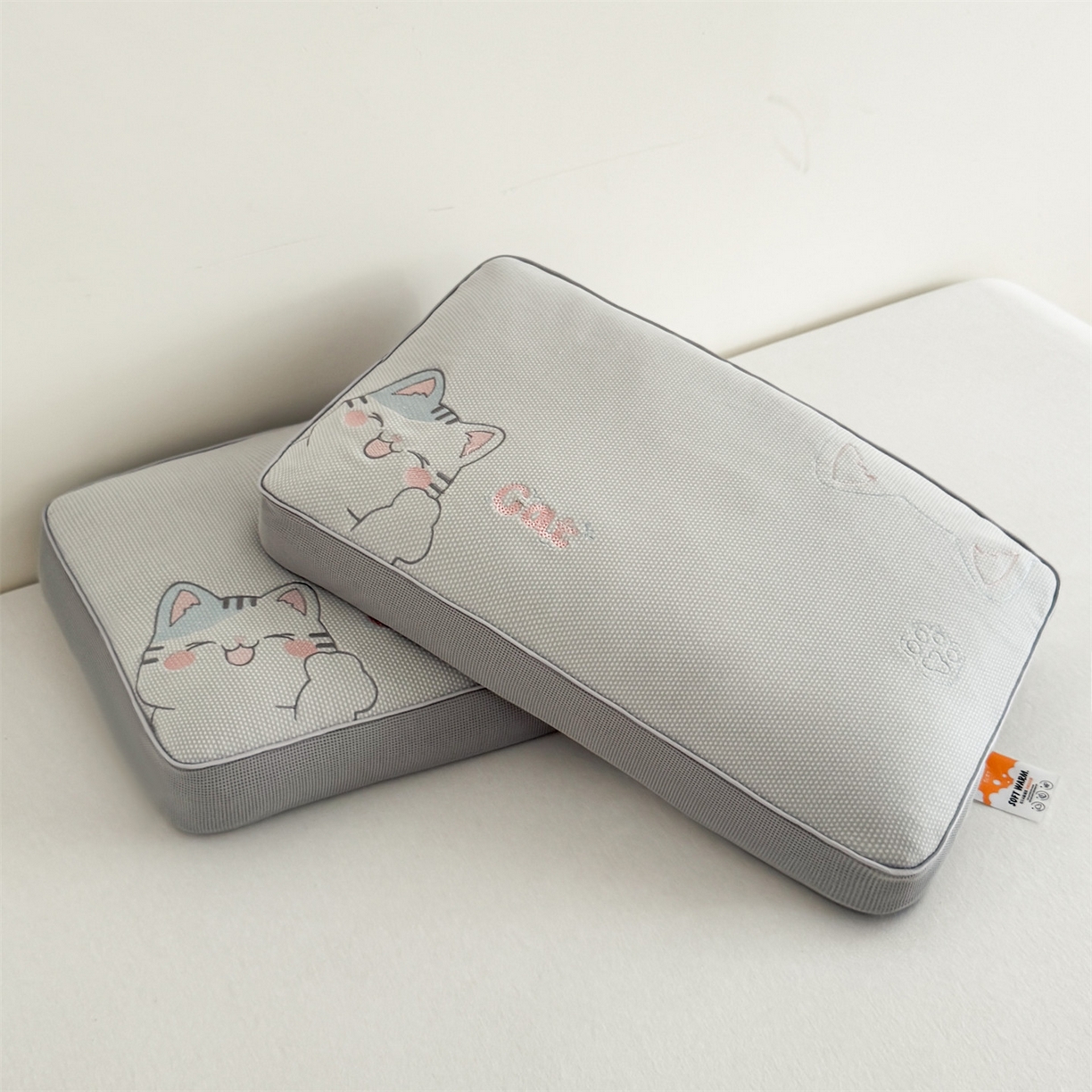麦肯锡  2025新款暖绒猫咪刺绣荞麦枕枕头枕芯 浅灰