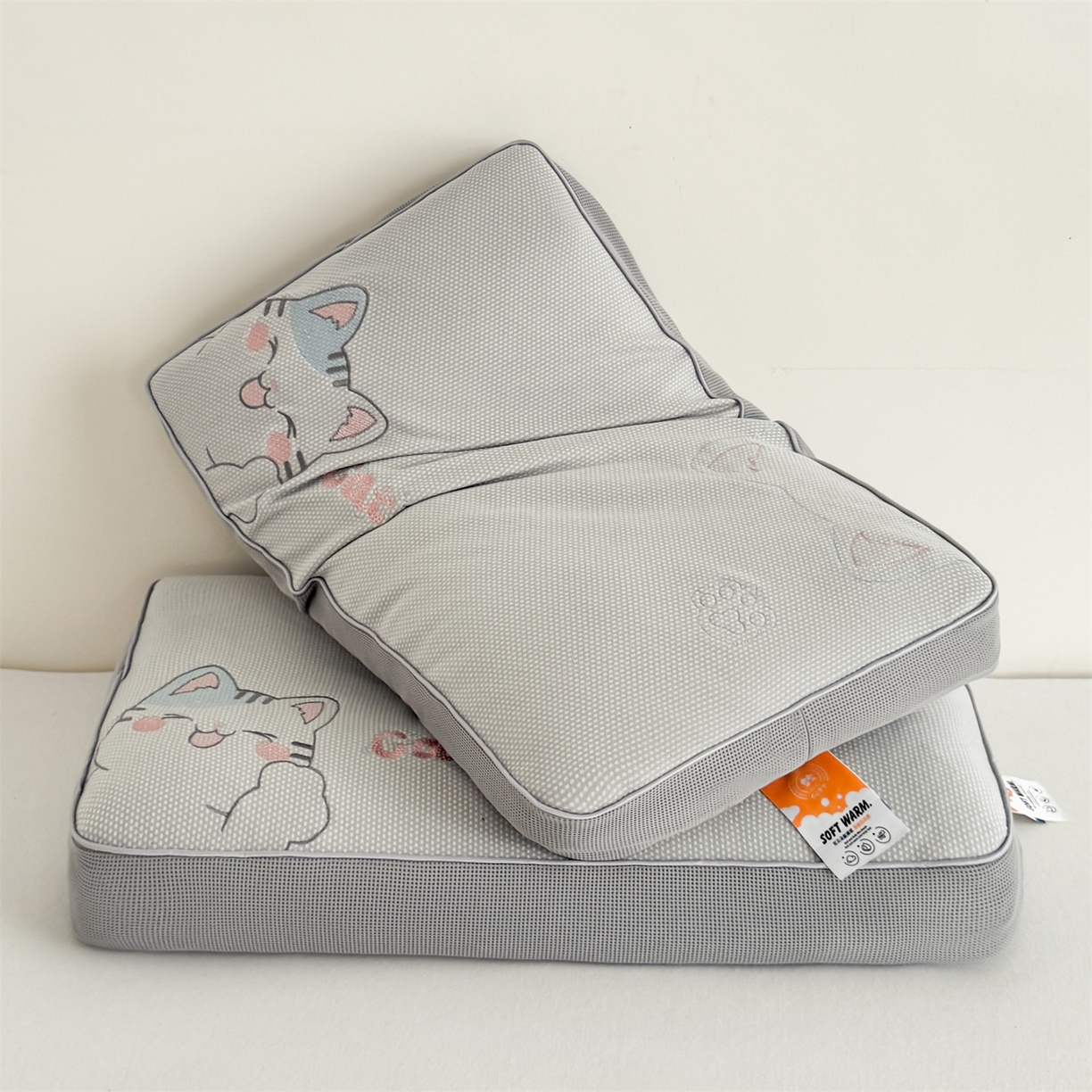 91家纺网 家纺一手货源 找家纺 麦肯锡  2025新款暖绒猫咪刺绣荞麦枕枕头枕芯 浅灰