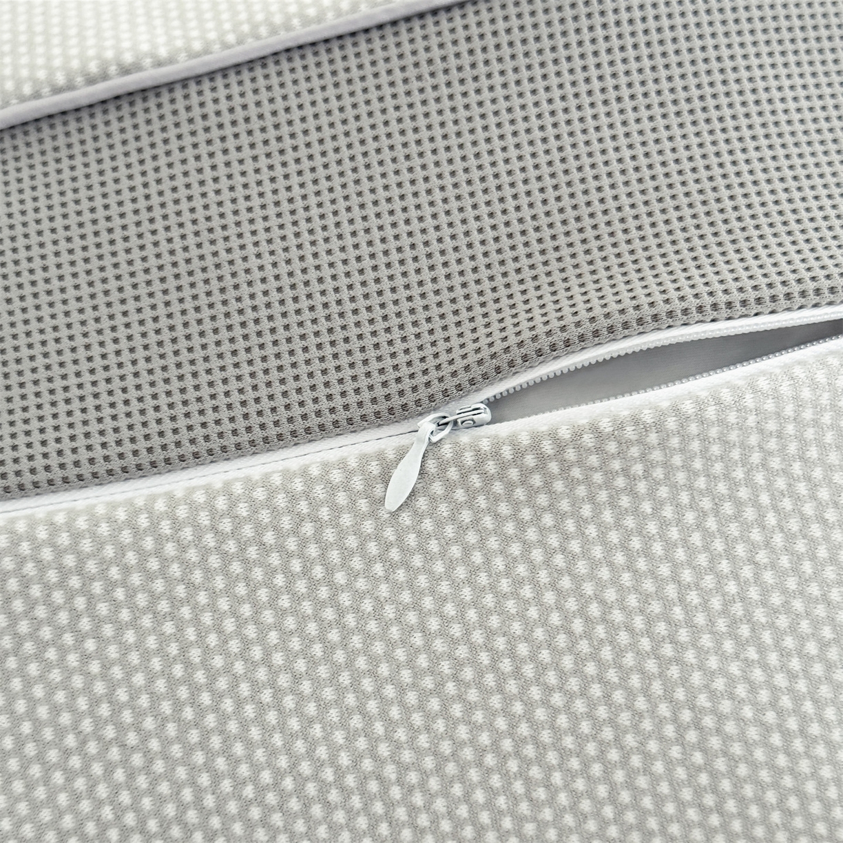 91家纺网 家纺一手货源 找家纺 麦肯锡  2025新款暖绒猫咪刺绣荞麦枕枕头枕芯 浅灰