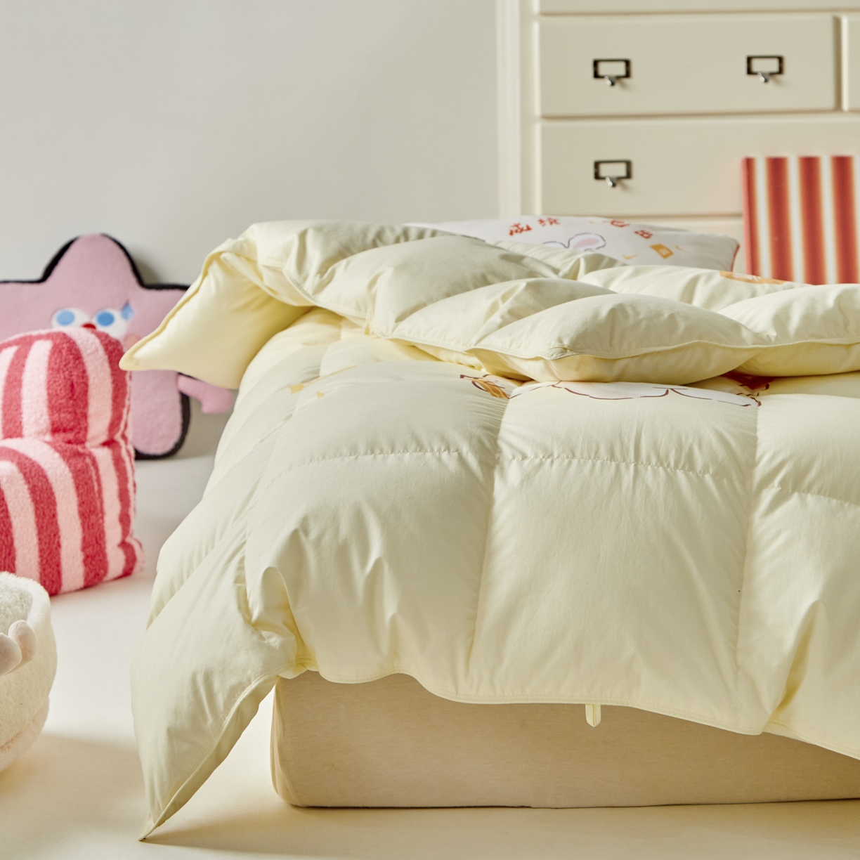 91家纺网 家纺一手货源 找家纺 （总）暖羽屋羽绒馆 2025新款国标过检 绒子含量 95白鹅绒被芯儿童学生婴幼儿园小羽绒被子1.2米