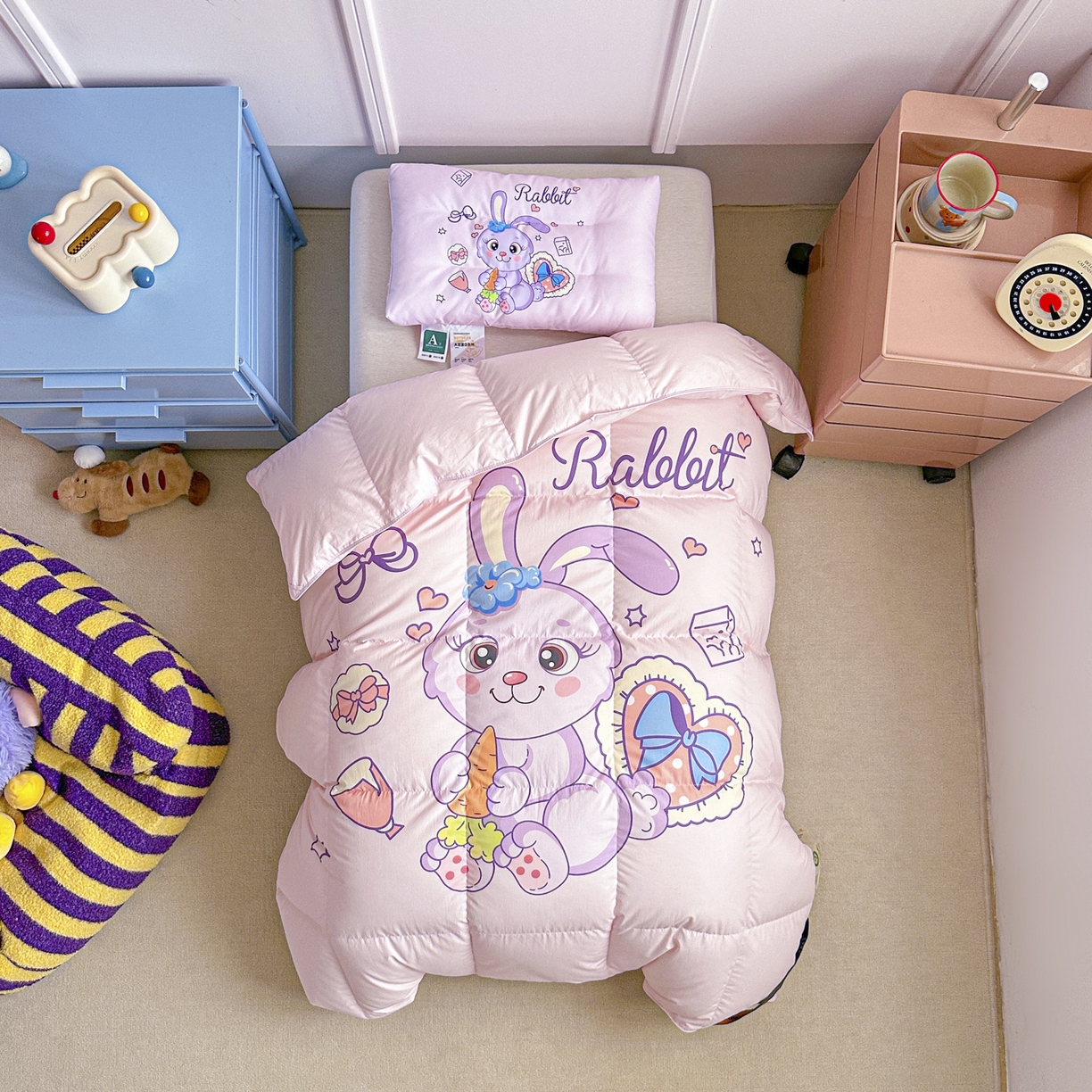 91家纺网 家纺一手货源 找家纺 暖羽屋羽绒馆 2025新款国标过检 绒子含量 95白鹅绒被芯儿童学生婴幼儿园小羽绒被子1.2米 鸿运兔