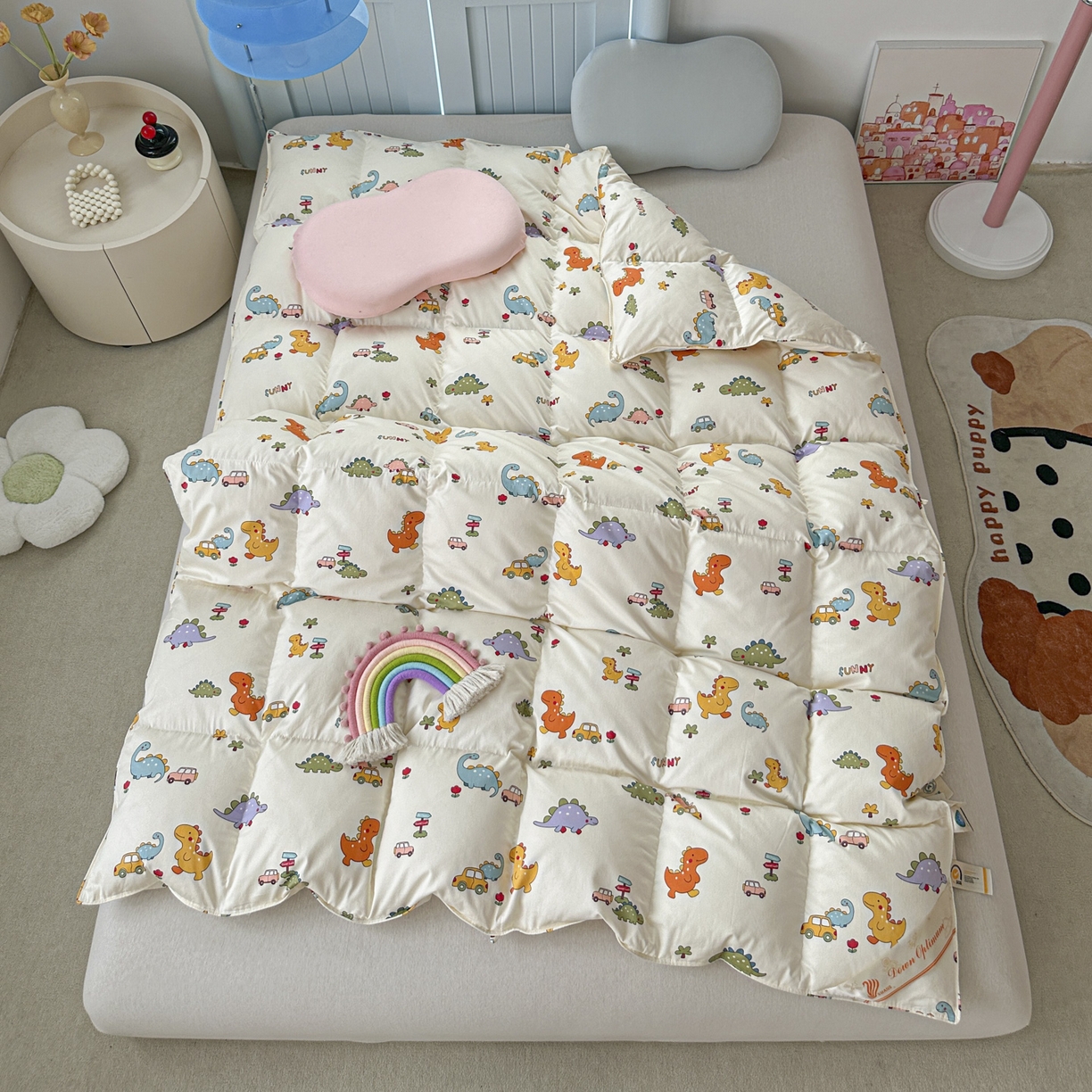 91家纺网 家纺一手货源 找家纺 暖羽屋羽绒馆 2025新款国标过检 绒子含量 95白鹅绒被芯儿童学生婴幼儿园小羽绒被子1.2米 汽车恐龙