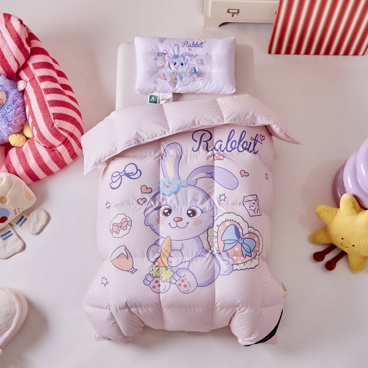 91家纺网 家纺一手货源 找家纺 暖羽屋羽绒馆 2025新款国标过检 绒子含量 95白鹅绒被芯儿童学生婴幼儿园小羽绒被子1.2米 鸿运兔