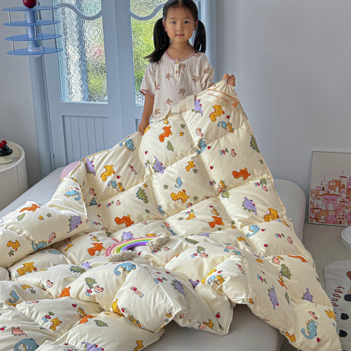 91家纺网 家纺一手货源 找家纺 暖羽屋羽绒馆 2025新款国标过检 绒子含量 95白鹅绒被芯儿童学生婴幼儿园小羽绒被子1.2米 汽车恐龙