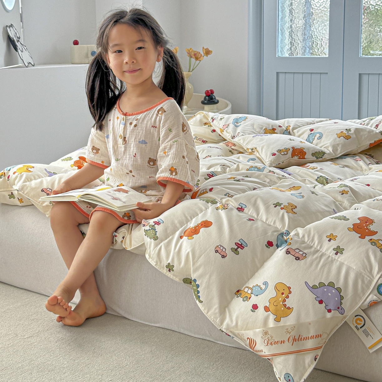 91家纺网 家纺一手货源 找家纺 暖羽屋羽绒馆 2025新款国标过检 绒子含量 95白鹅绒被芯儿童学生婴幼儿园小羽绒被子1.2米 汽车恐龙