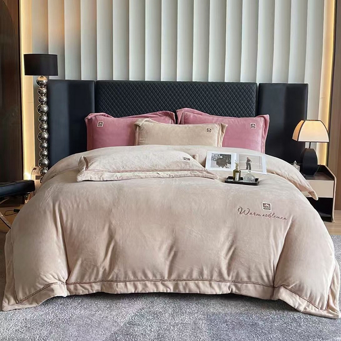 91家纺网 家纺一手货源 找家纺 （总）未来家居 2025新款工艺款绣花绒四件套-名品之光