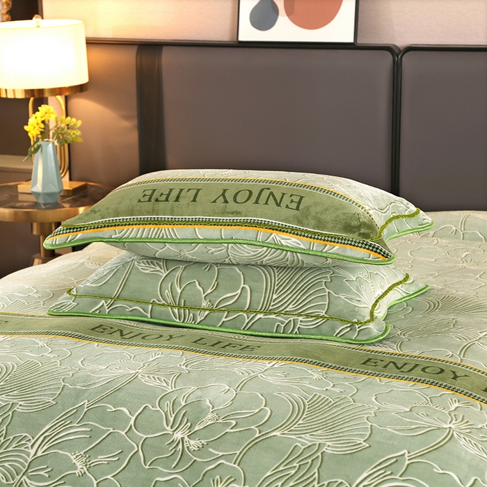 91家纺网 家纺一手货源 找家纺 栩裕纺织 2025新款230高克重牛奶绒法莱绒印花四件套-直播热款8斤半 缤纷花季