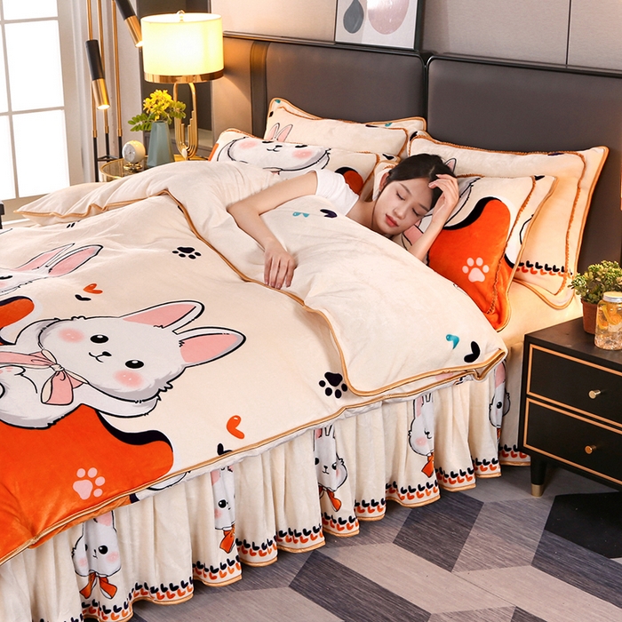 91家纺网 家纺一手货源 找家纺 栩裕纺织 2025新款230高克重牛奶绒法莱绒印花四件套-直播热款8斤半 秘密花园绿