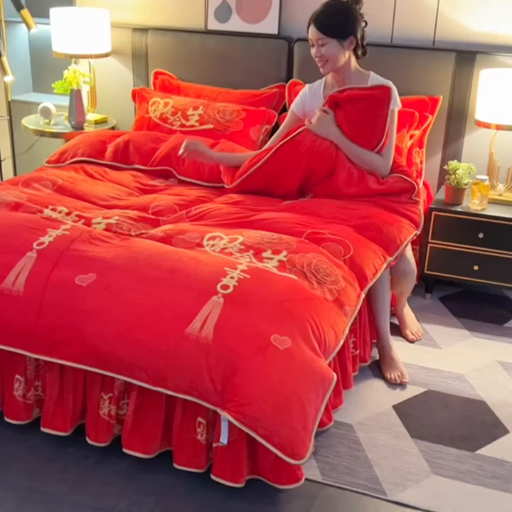 91家纺网 家纺一手货源 找家纺 栩裕纺织 2025新款230高克重牛奶绒法莱绒印花四件套-直播热款8斤半 情定今生