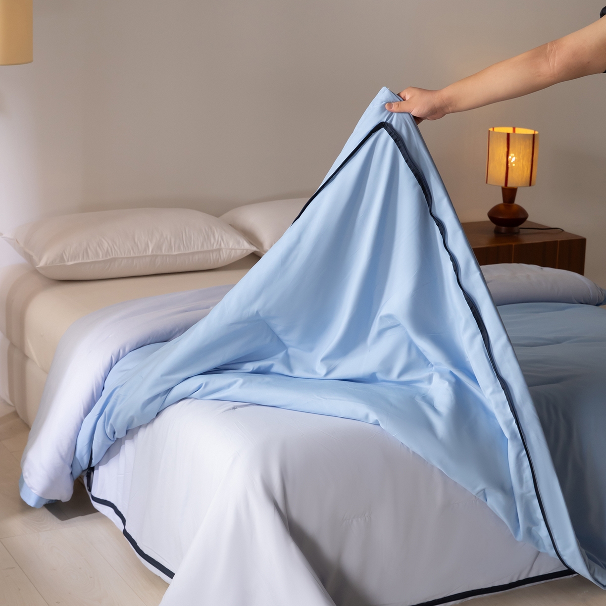 91家纺网 家纺一手货源 找家纺 大红帽家纺 2025新款亲肤柔软舒适四季被子被芯 浅蓝