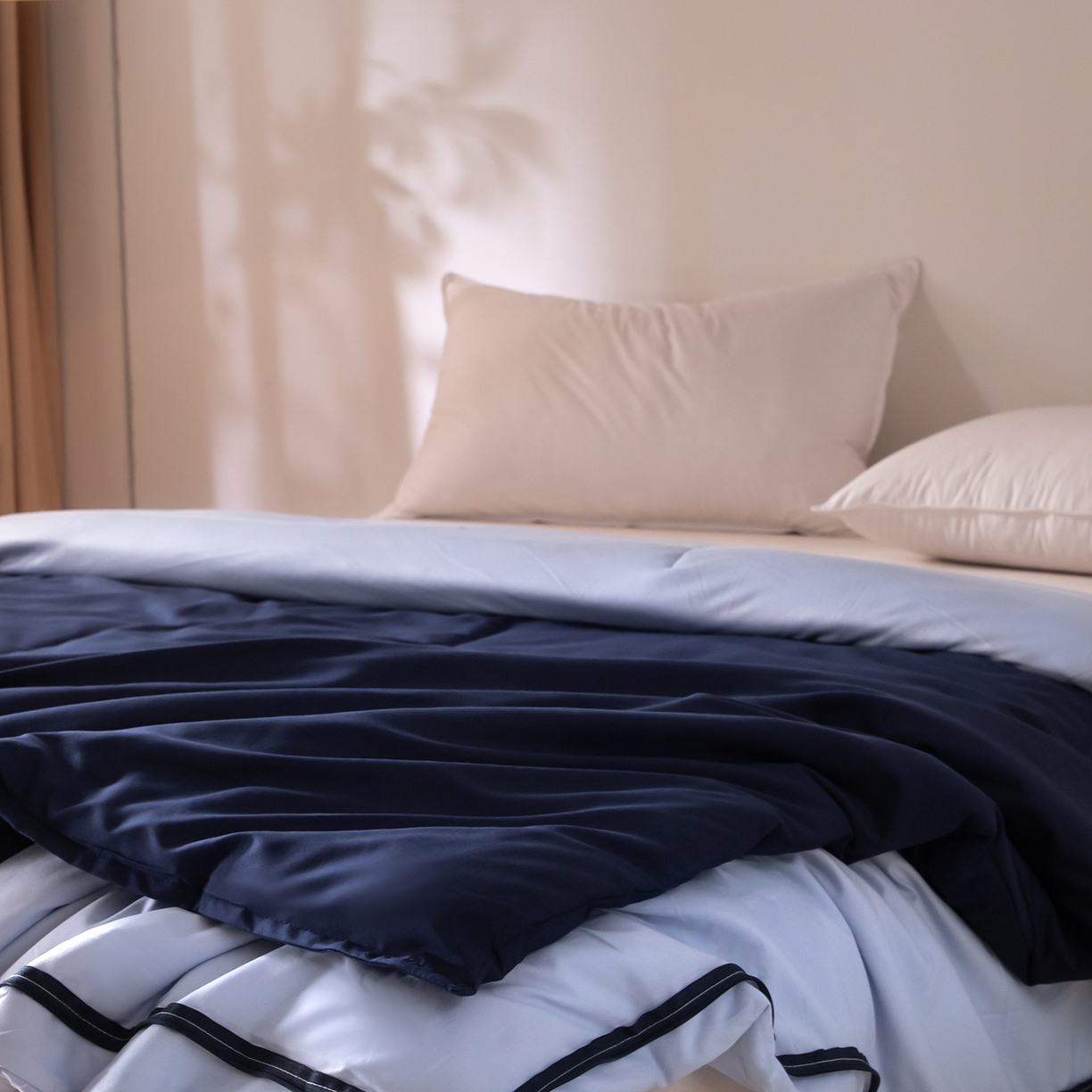 91家纺网 家纺一手货源 找家纺 大红帽家纺 2025新款亲肤柔软舒适四季被子被芯 深蓝