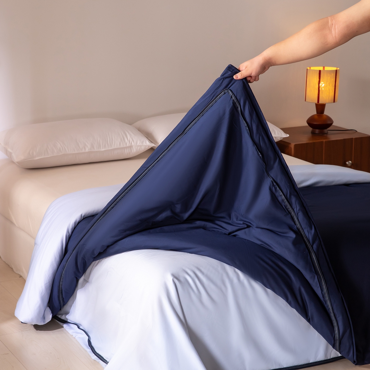 91家纺网 家纺一手货源 找家纺 大红帽家纺 2025新款亲肤柔软舒适四季被子被芯 深蓝