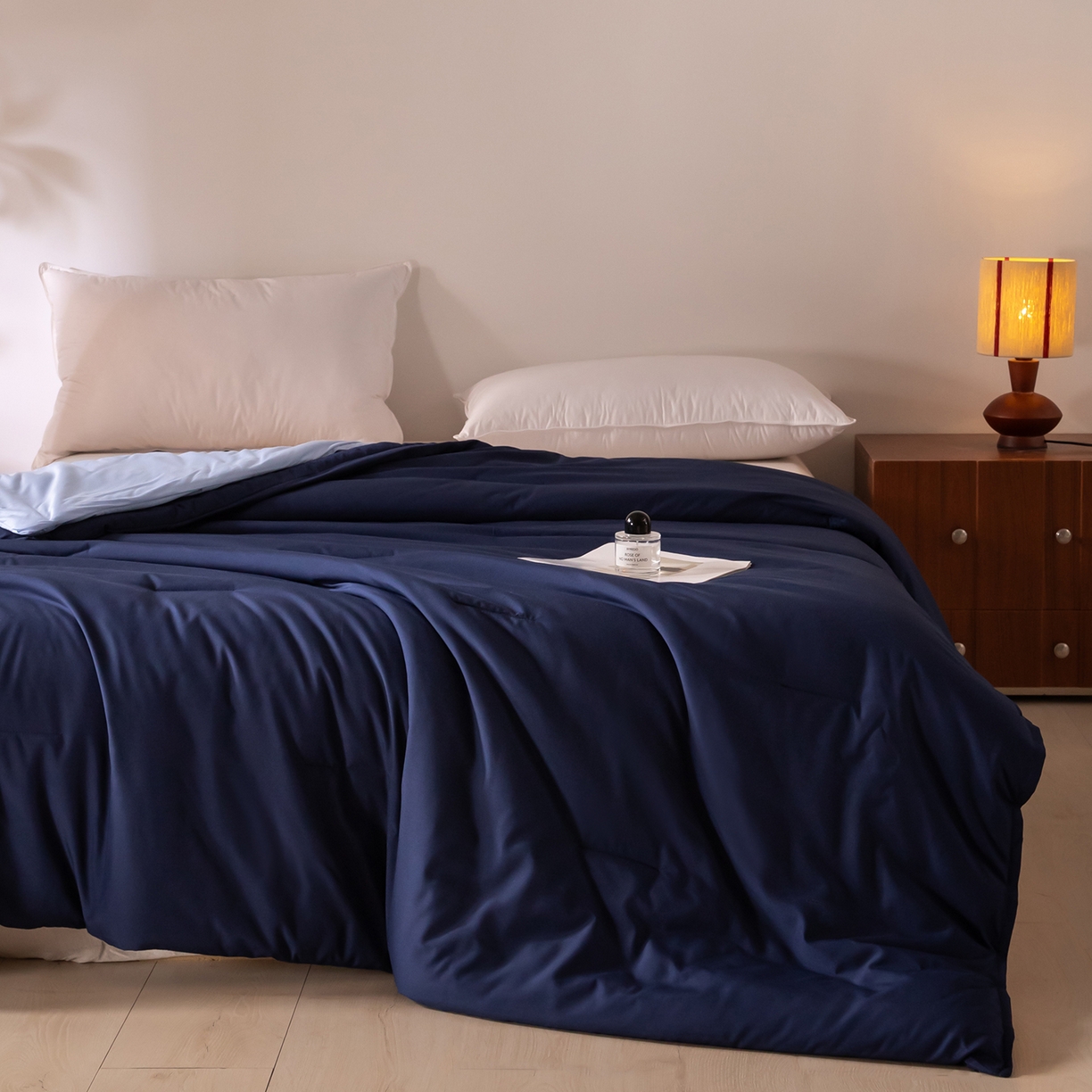 91家纺网 家纺一手货源 找家纺 大红帽家纺 2025新款亲肤柔软舒适四季被子被芯 深蓝