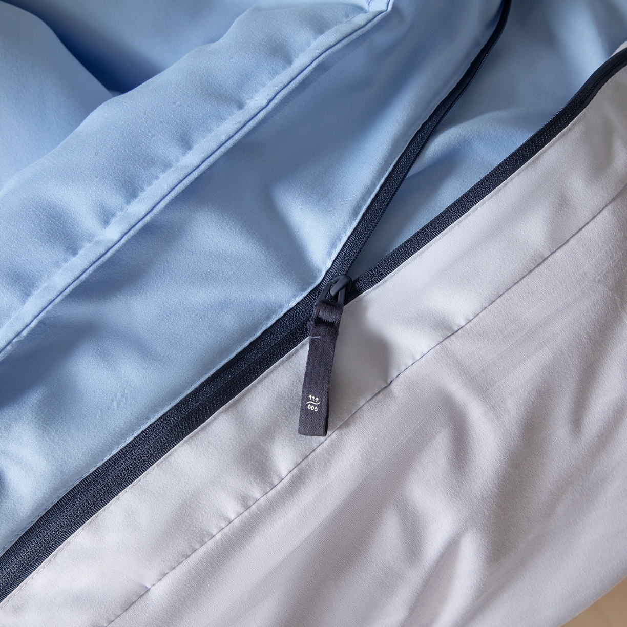 91家纺网 家纺一手货源 找家纺 大红帽家纺 2025新款亲肤柔软舒适四季被子被芯 浅蓝