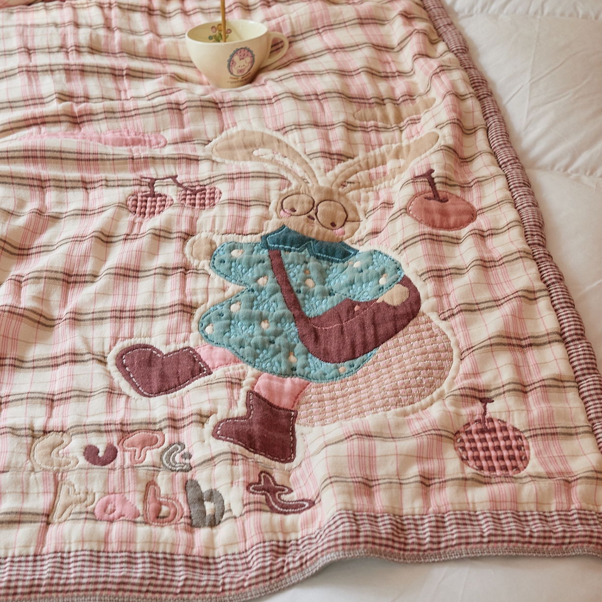 91家纺网 家纺一手货源 找家纺 沐瑟家纺 2025新款全棉纱布泡芙被被子被芯-第二批 樱桃兔