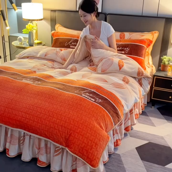 91家纺网 家纺一手货源 找家纺 栩裕纺织 2025新款230高克重牛奶绒法莱绒印花四件套-直播热款8斤半 花样情怀