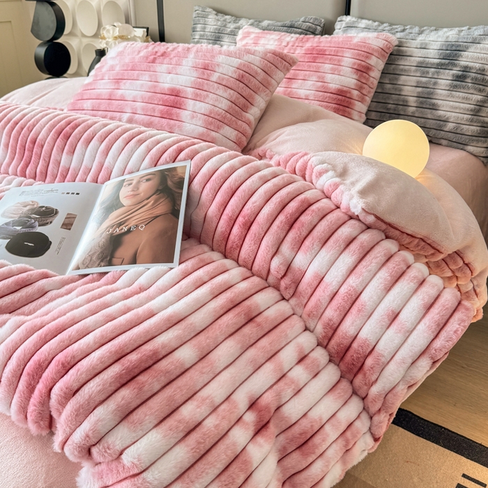 91家纺网 家纺一手货源 找家纺 （总）酱子 2025新款A类抽条渐变泡泡兔毛绒兔兔绒牛奶绒四件套