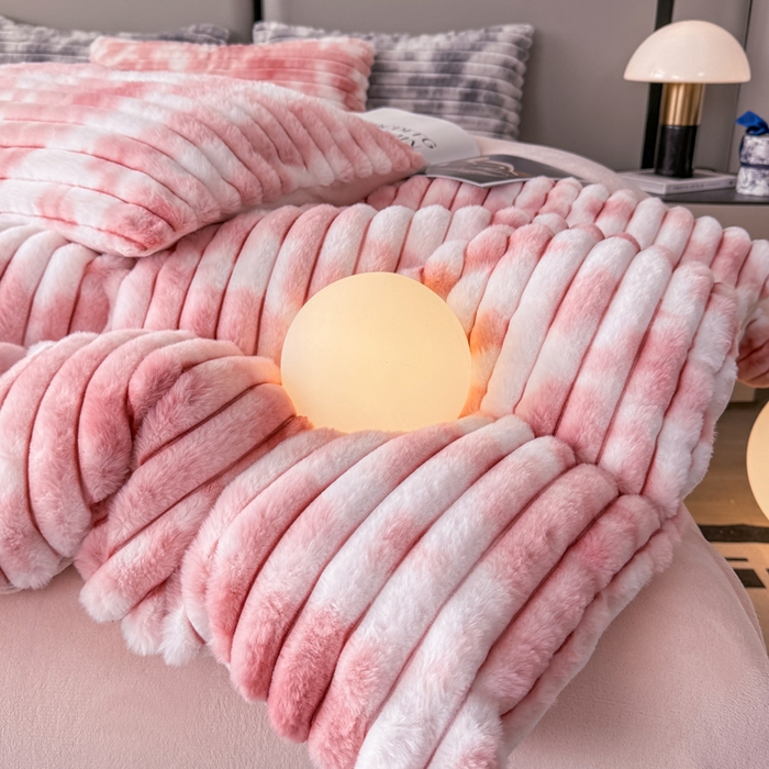 91家纺网 家纺一手货源 找家纺 （总）酱子 2025新款A类抽条渐变泡泡兔毛绒兔兔绒牛奶绒四件套