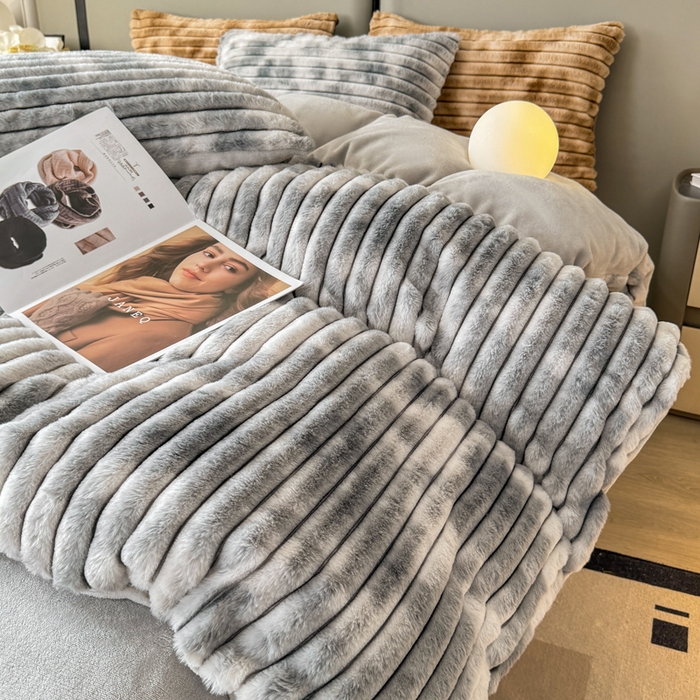 91家纺网 家纺一手货源 找家纺 酱子 2025新款A类抽条渐变泡泡兔毛绒兔兔绒牛奶绒四件套 渐变彩泡泡-灰