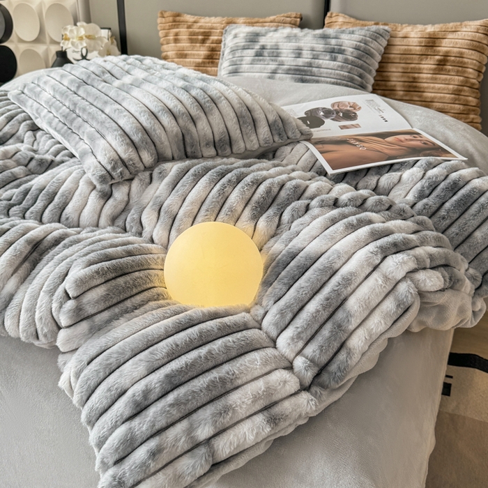 91家纺网 家纺一手货源 找家纺 酱子 2025新款A类抽条渐变泡泡兔毛绒兔兔绒牛奶绒四件套 渐变彩泡泡-灰