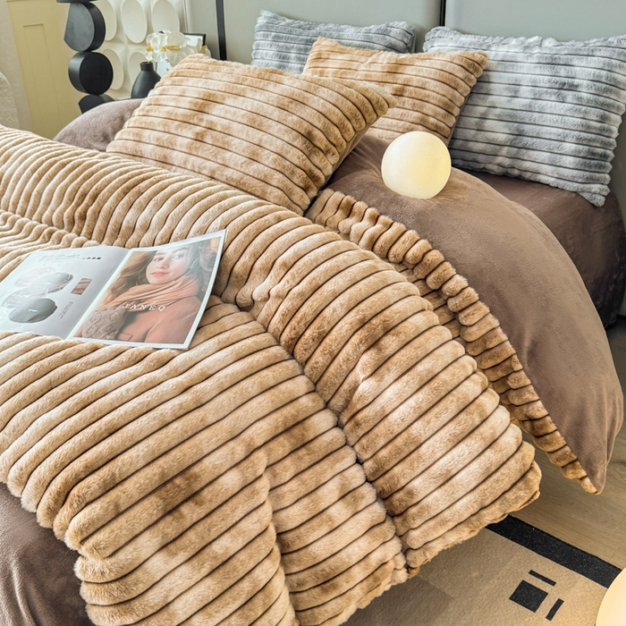 91家纺网 家纺一手货源 找家纺 酱子 2025新款A类抽条渐变泡泡兔毛绒兔兔绒牛奶绒四件套 渐变彩泡泡-咖