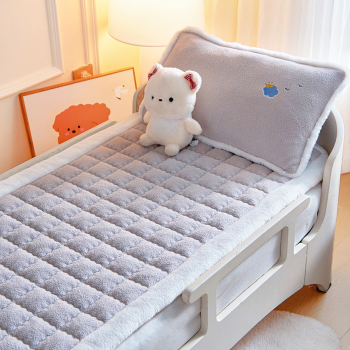 91家纺网 家纺一手货源 找家纺 御棉坊 2025新款A类艾尼绒手包边暖绒床垫 艾尼绒灰