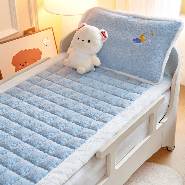 91家纺网 家纺一手货源 找家纺 御棉坊 2025新款A类艾尼绒手包边暖绒床垫 艾尼绒蓝