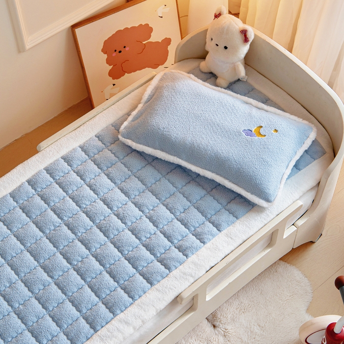 91家纺网 家纺一手货源 找家纺 御棉坊 2025新款A类艾尼绒手包边暖绒床垫 艾尼绒蓝