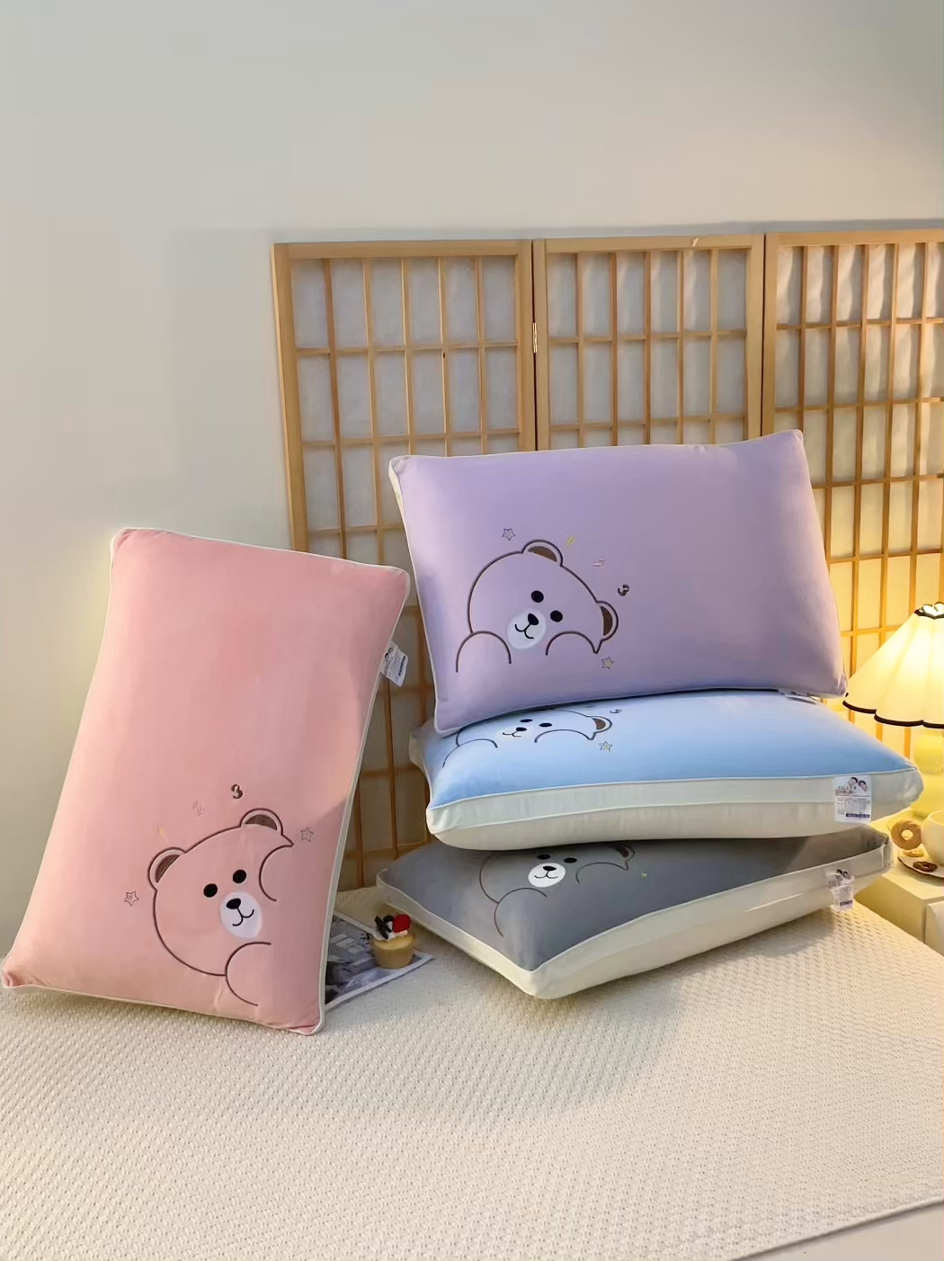 91家纺网 家纺一手货源 找家纺 （总）仁宇枕业 2025新款新品宝宝绒可爱卡通枕枕头枕芯-顽皮熊