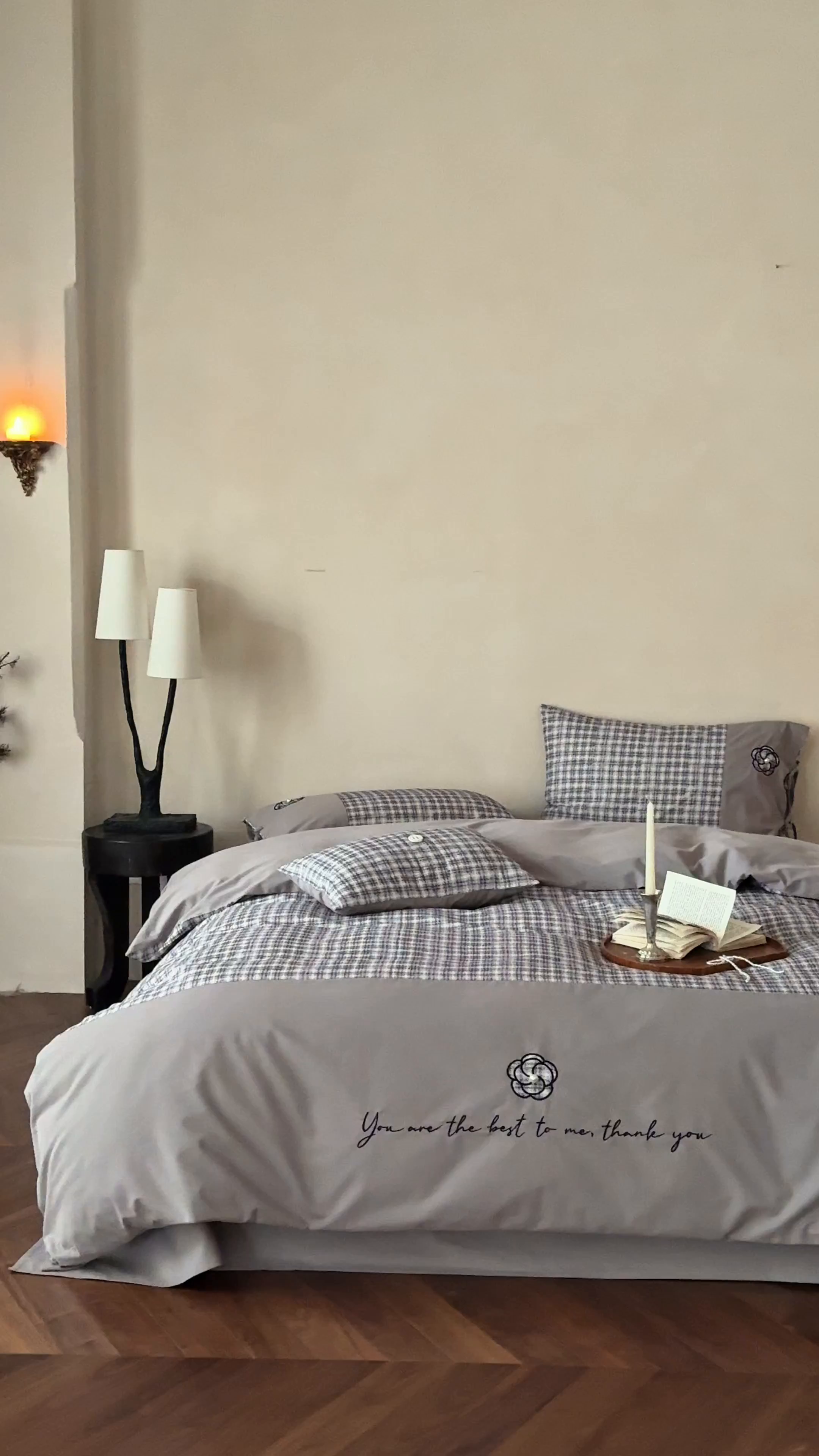 91家纺网 家纺一手货源 找家纺 优然居家纺 2025新款全棉磨毛法式小香风格纹贴布绣法式老钱风四件套-山茶花 山茶花-灰