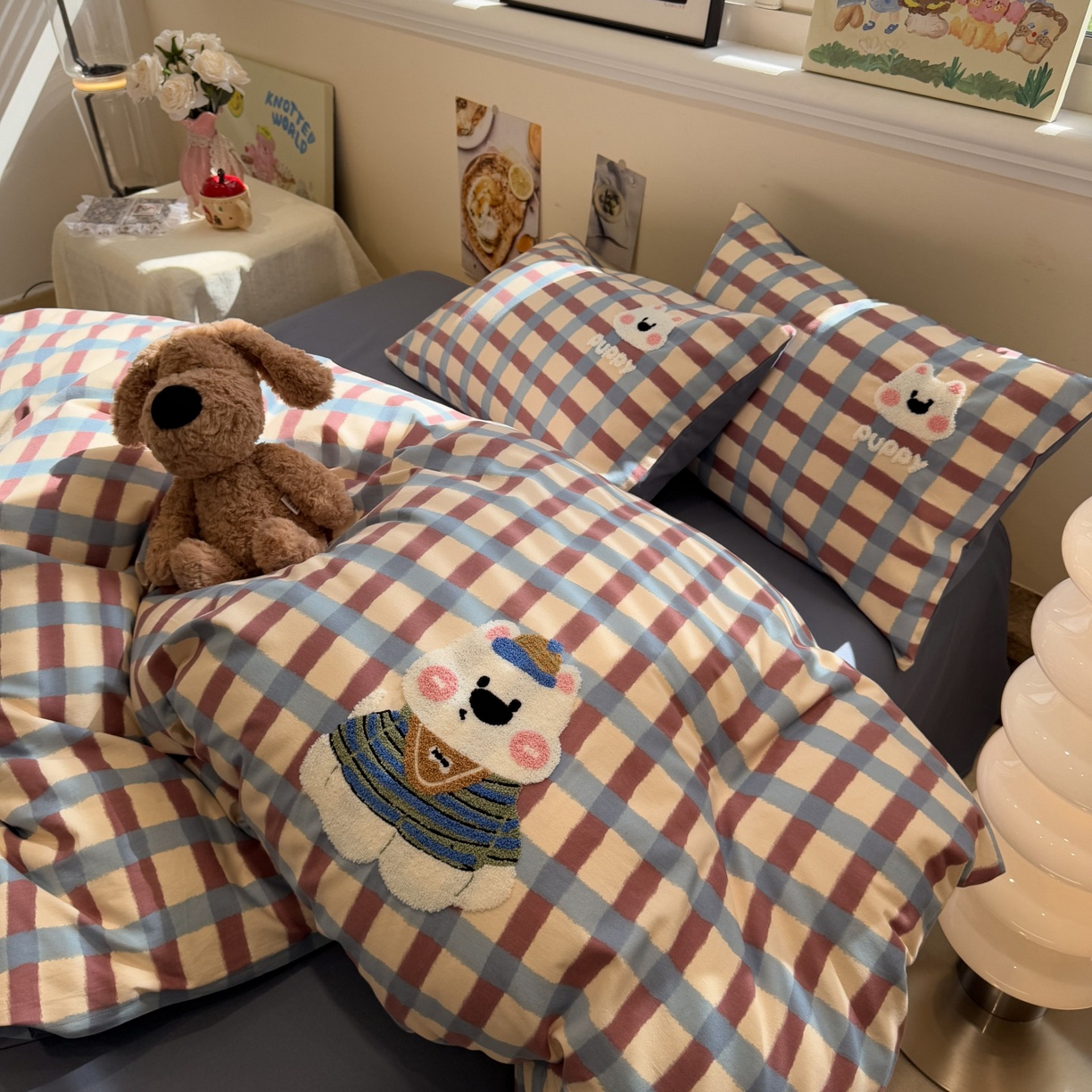 91家纺网 家纺一手货源 找家纺 觅糖家纺 2025新款全棉磨毛原创毛巾绣系列四件套 蓝格西高地