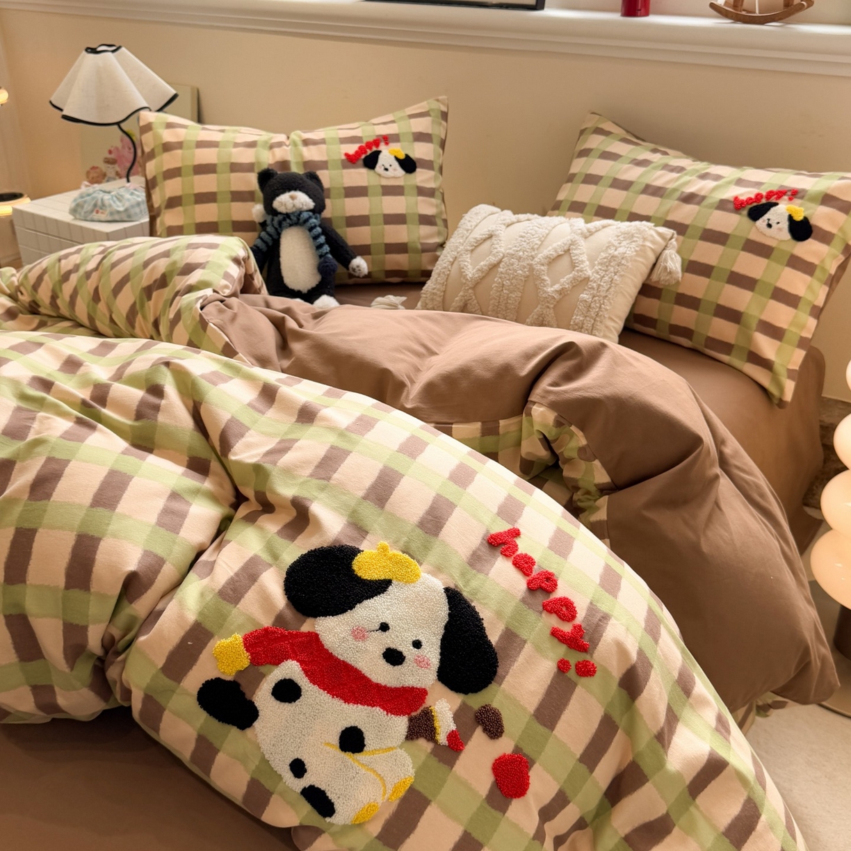 91家纺网 家纺一手货源 找家纺 觅糖家纺 2025新款全棉磨毛原创毛巾绣系列四件套 围脖小狗