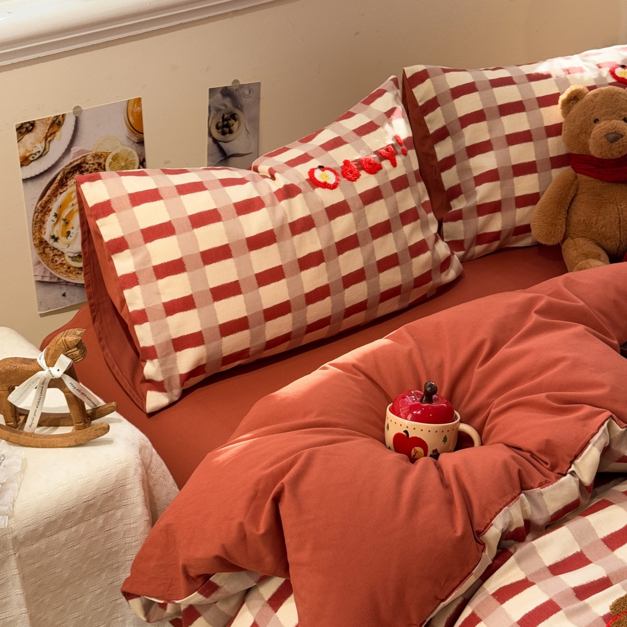 91家纺网 家纺一手货源 找家纺 觅糖家纺 2025新款全棉磨毛原创毛巾绣系列四件套 快乐小狗