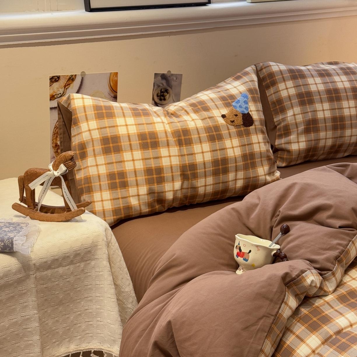 91家纺网 家纺一手货源 找家纺 觅糖家纺 2025新款全棉磨毛原创毛巾绣系列四件套 腊肠狗狗