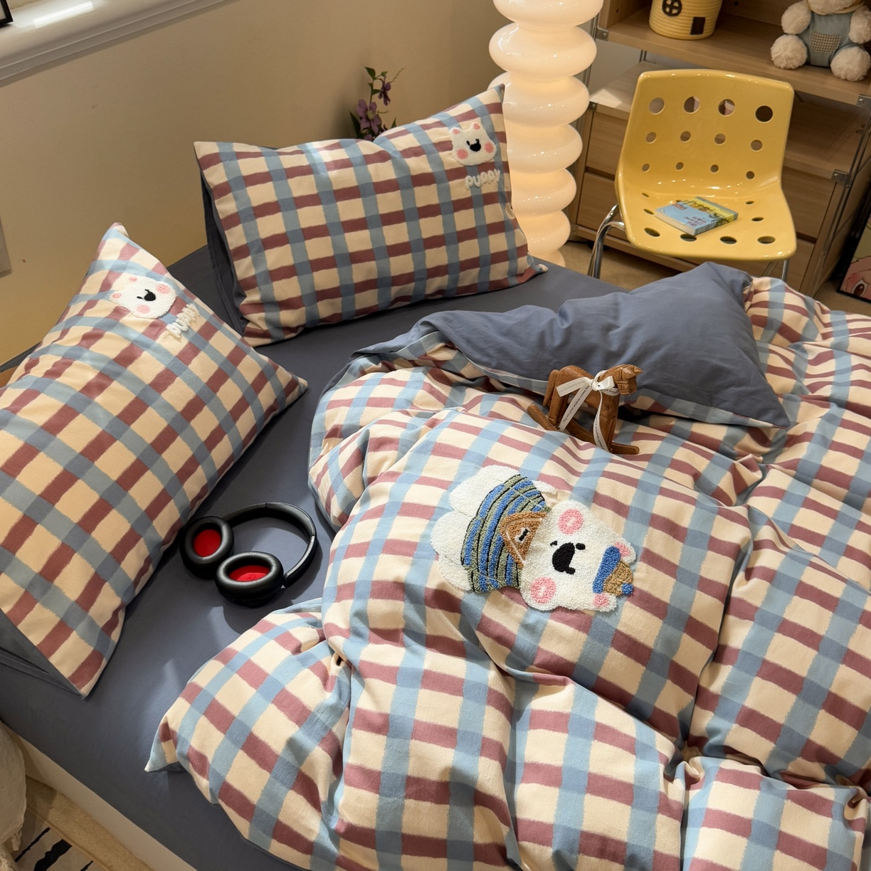 91家纺网 家纺一手货源 找家纺 觅糖家纺 2025新款全棉磨毛原创毛巾绣系列四件套 蓝格西高地