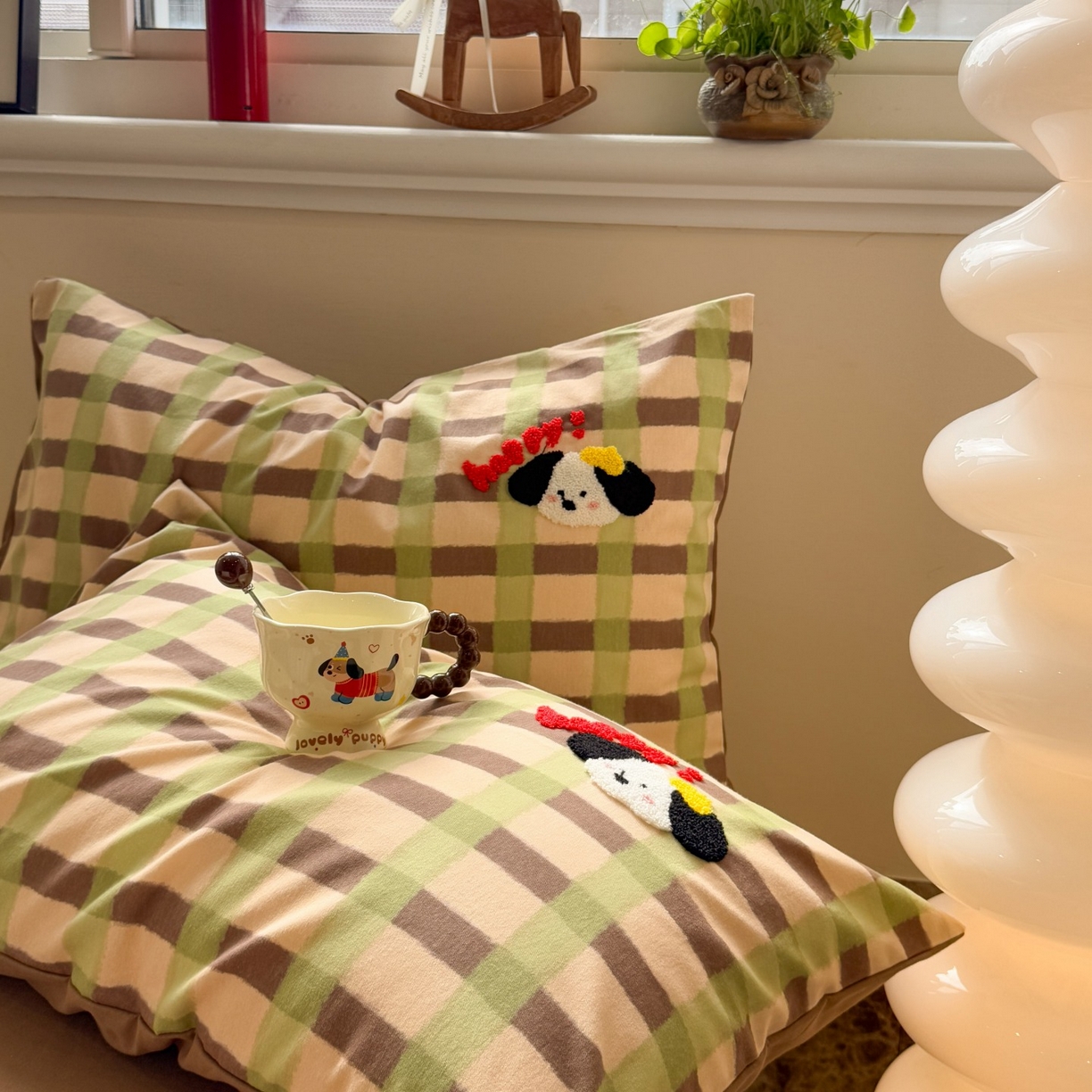 91家纺网 家纺一手货源 找家纺 觅糖家纺 2025新款全棉磨毛原创毛巾绣系列四件套 围脖小狗