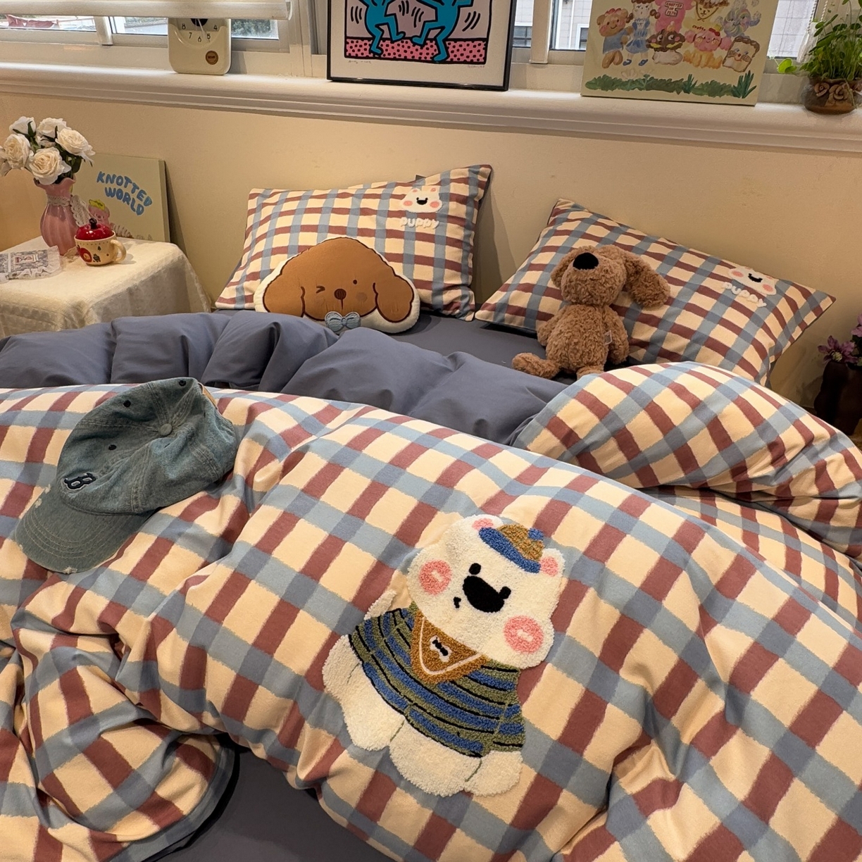 91家纺网 家纺一手货源 找家纺 觅糖家纺 2025新款全棉磨毛原创毛巾绣系列四件套 蓝格西高地