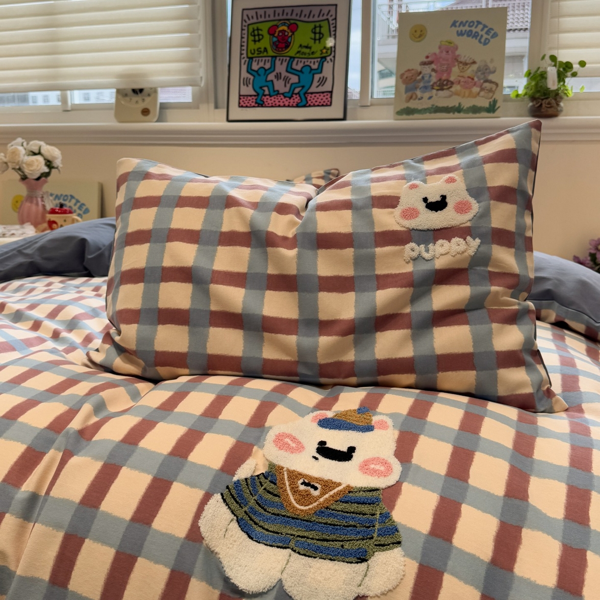 91家纺网 家纺一手货源 找家纺 觅糖家纺 2025新款全棉磨毛原创毛巾绣系列四件套 蓝格西高地