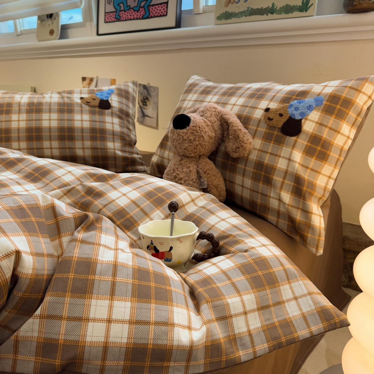 91家纺网 家纺一手货源 找家纺 觅糖家纺 2025新款全棉磨毛原创毛巾绣系列四件套 腊肠狗狗