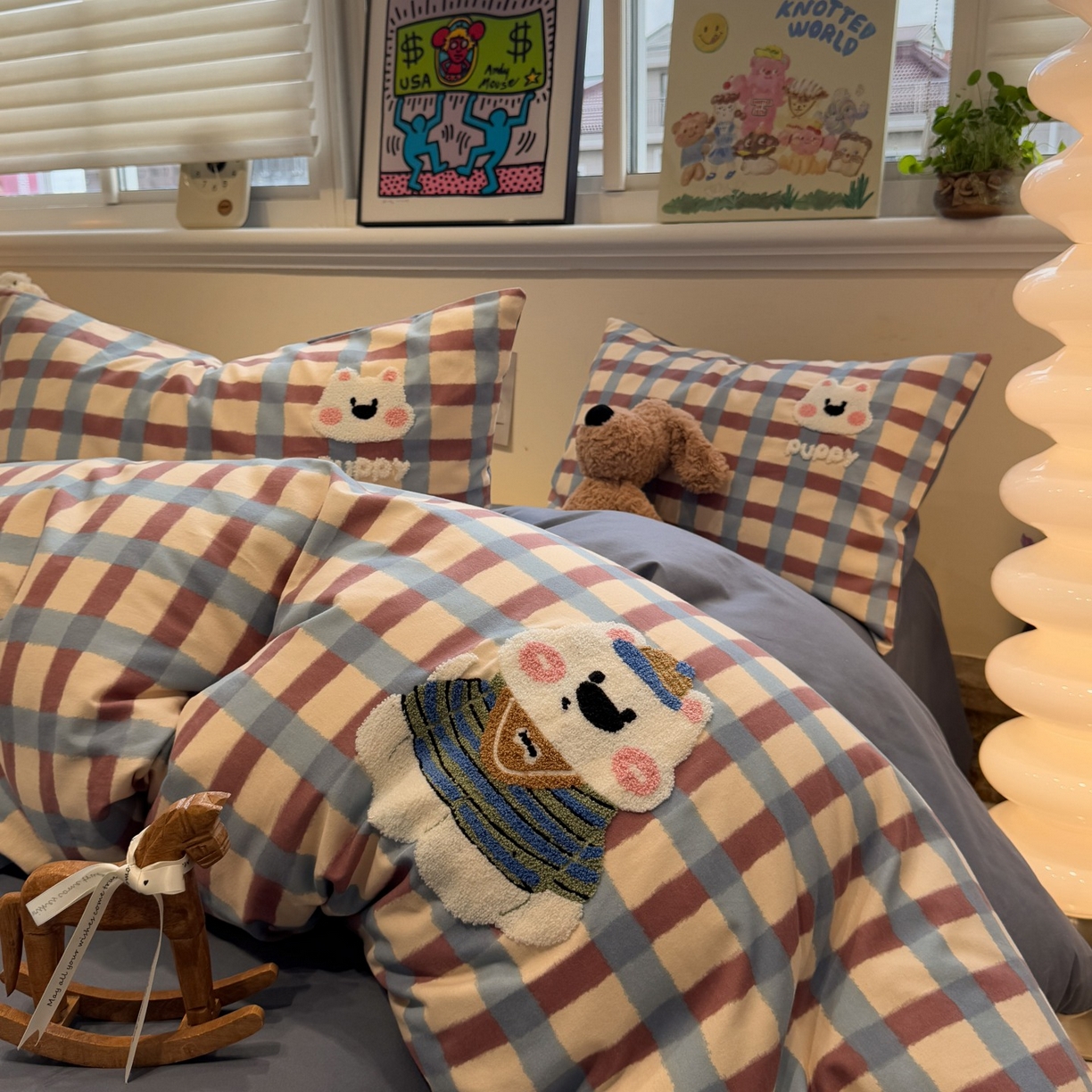 91家纺网 家纺一手货源 找家纺 觅糖家纺 2025新款全棉磨毛原创毛巾绣系列四件套 蓝格西高地