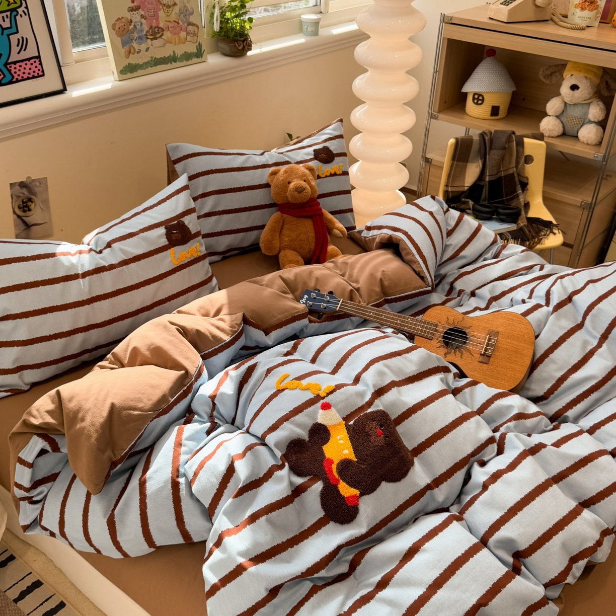 91家纺网 家纺一手货源 找家纺 觅糖家纺 2025新款全棉磨毛原创毛巾绣系列四件套 蜡笔小熊