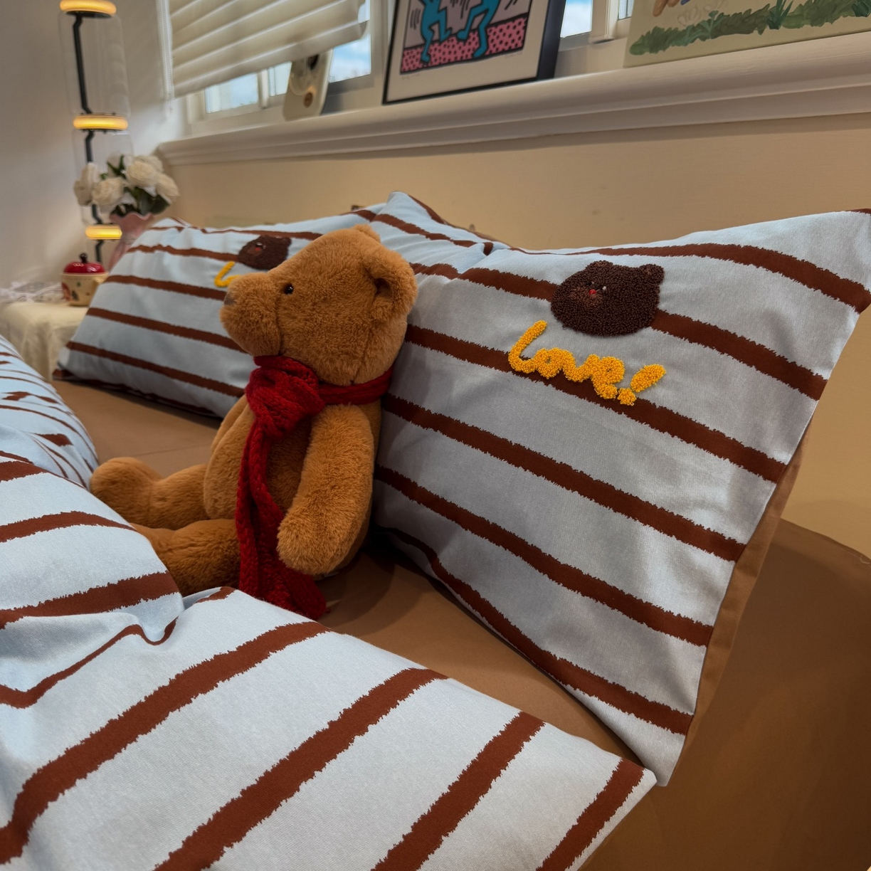 91家纺网 家纺一手货源 找家纺 觅糖家纺 2025新款全棉磨毛原创毛巾绣系列四件套 蜡笔小熊